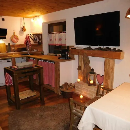 Wellness Chalet Am Bach Apartment *